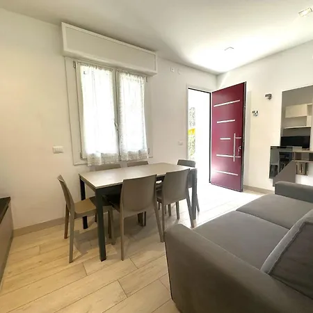 Διαμέρισμα With Garden-beahost *