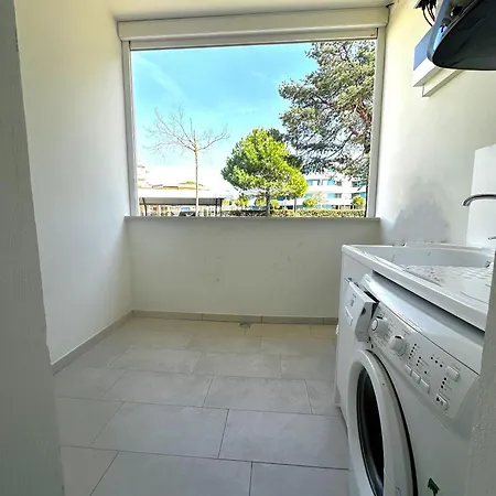 With Garden-beahost شقة *