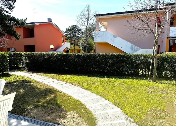 Apartmán With Garden-beahost